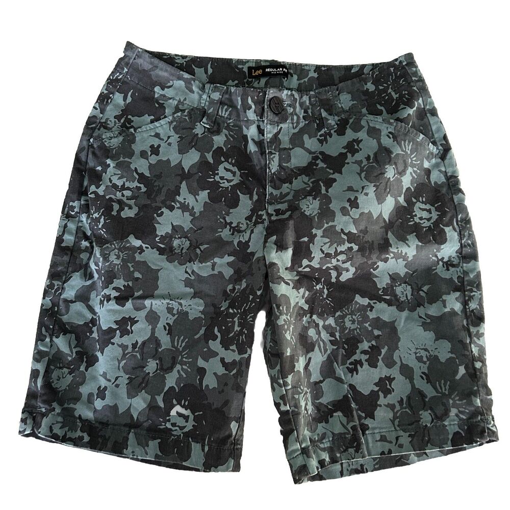 Lee Regular Fit Mid Rise Shorts Womens 8 Medium Gray Blue Floral Camo